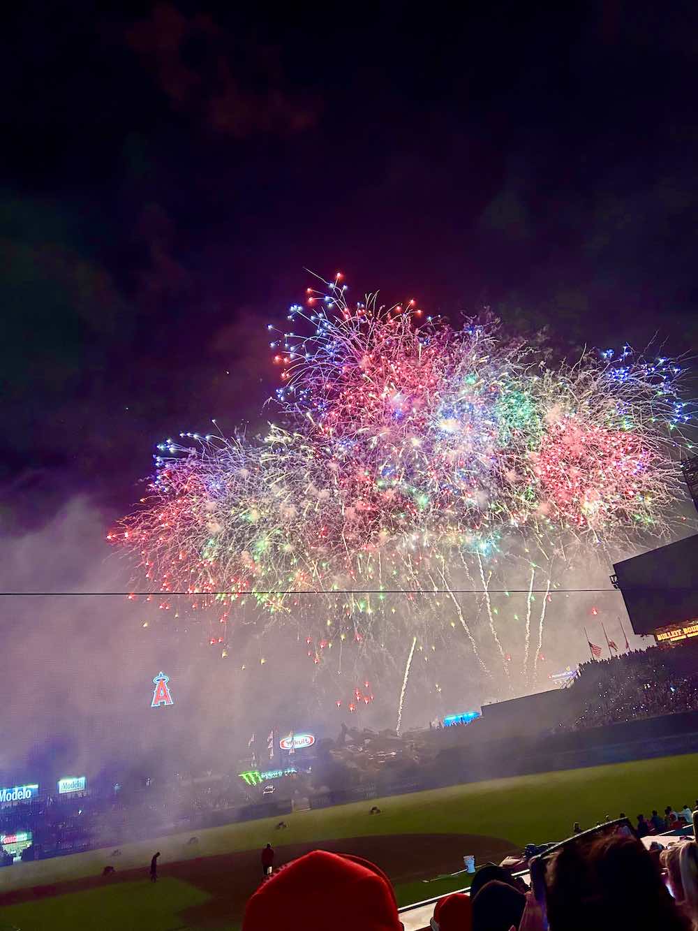 大谷翔平エンジェルス花火 大谷のMVP祈願、出身地で10分間の「翔タイム 大谷翔平エンジェルス花火